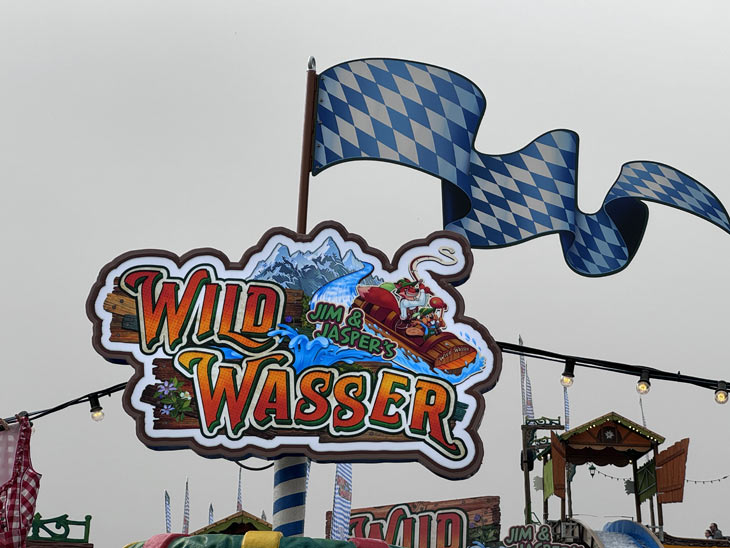 Jim & Jasper'S Wildwasser ist eine der großen Wiesn-Neuheiten auf dem Oktoberfest 2024 (©Foto: Martin Schmitz)